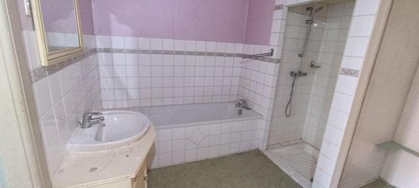 Maison 172.81 m2 et dépendances