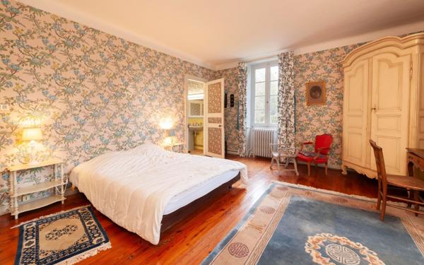 Maison à vendre    14 pièces •  Saint-Martin-d'Oney