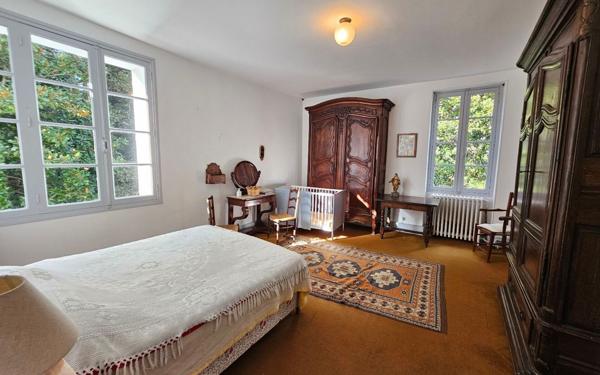 Maison à vendre    14 pièces •  Saint-Martin-d'Oney