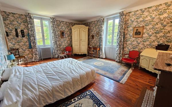 Maison à vendre    14 pièces •  Saint-Martin-d'Oney