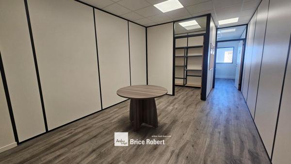 Bureaux à louer à Sathonay-Camp lumineux et facilement accessibles