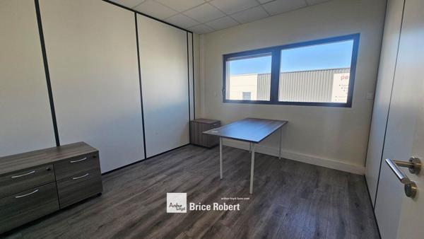 Bureaux à louer à Sathonay-Camp lumineux et facilement accessibles