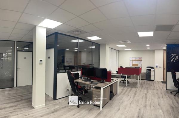 Bureaux à louer à Sathonay-Camp lumineux et facilement accessibles