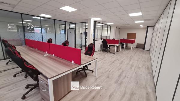 Bureaux à louer à Sathonay-Camp lumineux et facilement accessibles