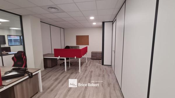 Bureaux à louer à Sathonay-Camp lumineux et facilement accessibles
