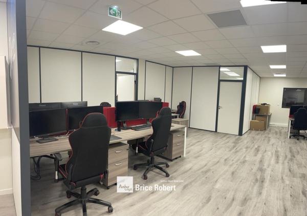Bureaux à louer à Sathonay-Camp lumineux et facilement accessibles