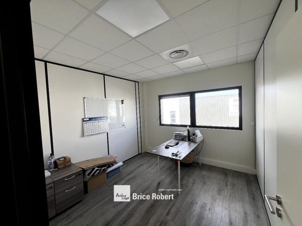Bureaux à louer à Sathonay-Camp lumineux et facilement accessibles