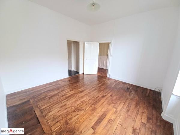 Appartement à FOUGERES, 35300 - 3 pièces 85m²