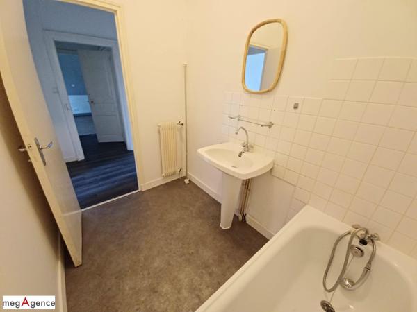 Appartement à FOUGERES, 35300 - 3 pièces 85m²