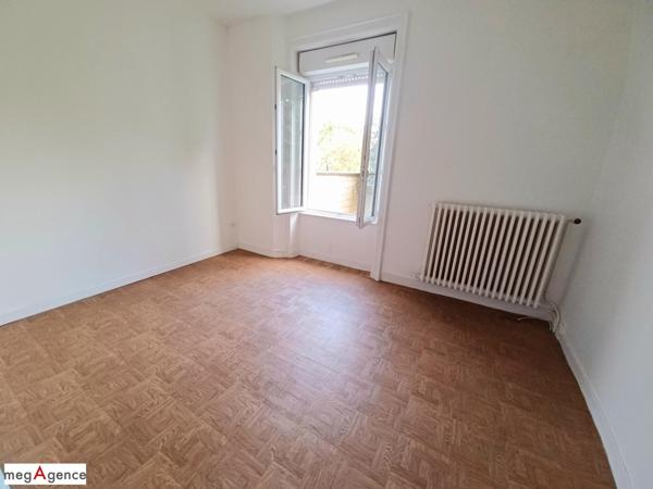 Appartement à FOUGERES, 35300 - 3 pièces 85m²