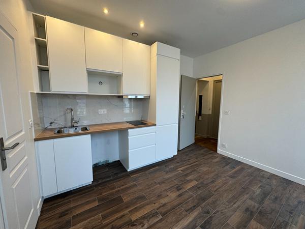 DEUX PIECES EN DUPLEX /19 M² / IVRY-SUR-SEINE