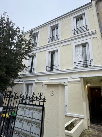 DEUX PIECES EN DUPLEX /19 M² / IVRY-SUR-SEINE