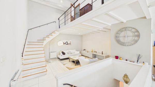 À 5 km d'Avignon Maison de Village Type LOFT 170 m² avec Terrasse, Garage Idéale 2 Familles Rognonas