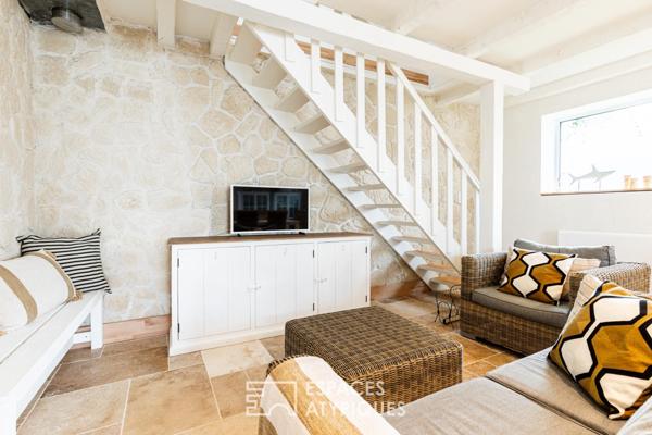 Maison de village de charme, rénovation raffinée et patio intimiste en centre du village