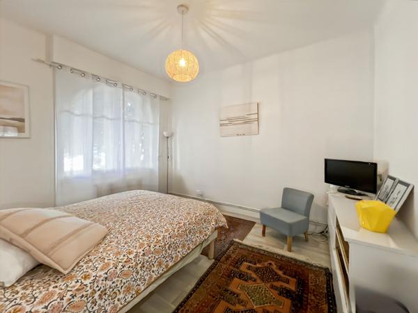 LE CANNET Maison indépendante de caractère avec 2 appartements et jardin