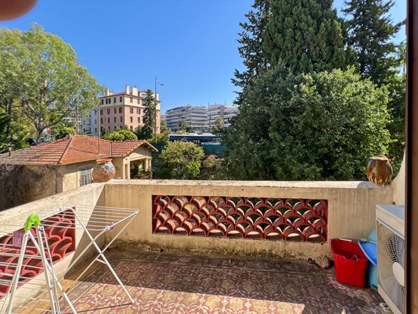 LE CANNET Maison indépendante de caractère avec 2 appartements et jardin