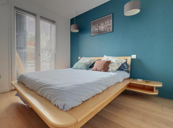 GUJAN MESTRAS ! Maison 4 pièces de 109 m2, terrasse, toit-terrasse, piscine, carport, parcelle de 414 m2