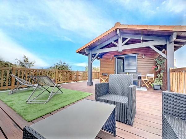 GUJAN MESTRAS ! Maison 4 pièces de 109 m2, terrasse, toit-terrasse, piscine, carport, parcelle de 414 m2
