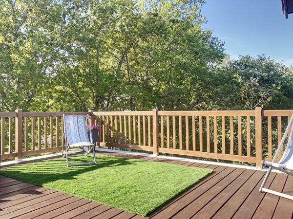 GUJAN MESTRAS ! Maison 4 pièces de 109 m2, terrasse, toit-terrasse, piscine, carport, parcelle de 414 m2