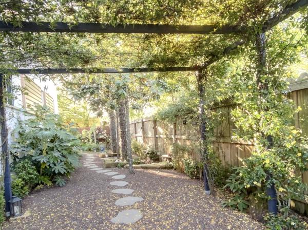 GUJAN MESTRAS ! Maison 4 pièces de 109 m2, terrasse, toit-terrasse, piscine, carport, parcelle de 414 m2