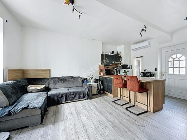 Maison à vendre d'une superficie de 58m2 à Combrée - 1 chambre et un bureau - Jardin