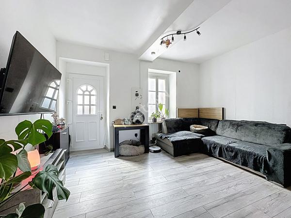 Maison à vendre d'une superficie de 58m2 à Combrée - 1 chambre et un bureau - Jardin