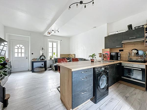 Maison à vendre d'une superficie de 58m2 à Combrée - 1 chambre et un bureau - Jardin