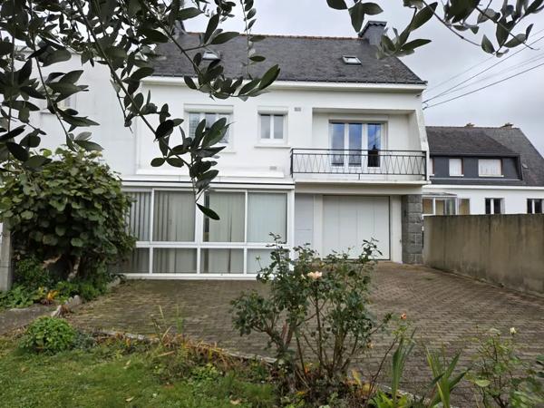 MAISON FAMILIALE 4 CHAMBRES AVEC JARDIN CLOS PONTIVY (56) BR