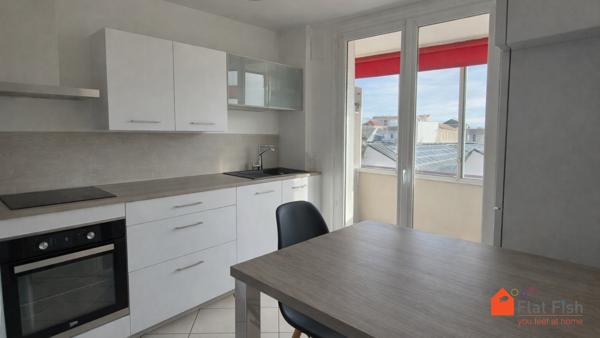 Villeurbanne (69100) À LOUER - T3 lumineux avec balcon et loggia fermée - 950 € CC - 67,38 m²