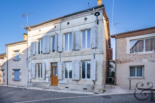 Ensemble immobilier composé d'un local commercial et de 7 appartements au Temple-sur-Lot ( Lot-et-Garonne, 47)