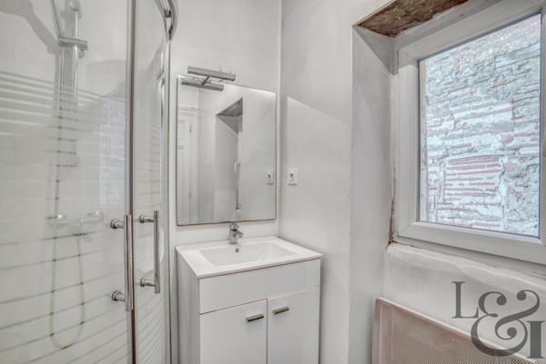 Ensemble immobilier composé d'un local commercial et de 7 appartements au Temple-sur-Lot ( Lot-et-Garonne, 47)