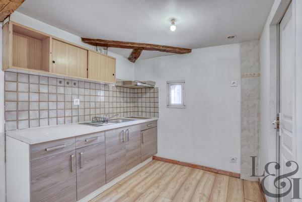 Ensemble immobilier composé d'un local commercial et de 7 appartements au Temple-sur-Lot ( Lot-et-Garonne, 47)
