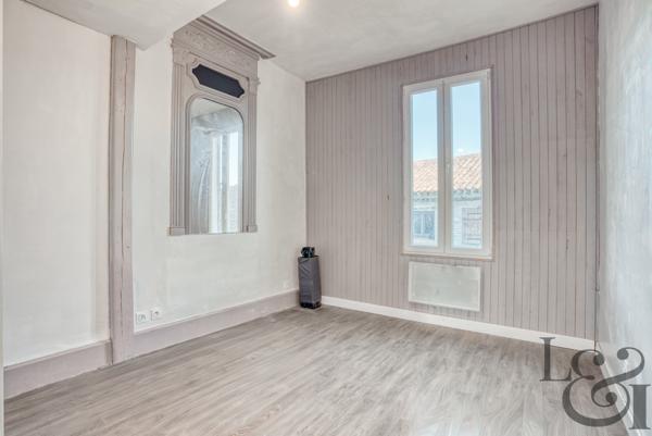 Ensemble immobilier composé d'un local commercial et de 7 appartements au Temple-sur-Lot ( Lot-et-Garonne, 47)