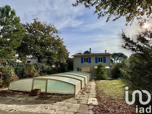 Maison 5 pièces de 111 m² à Les Mathes (17570)