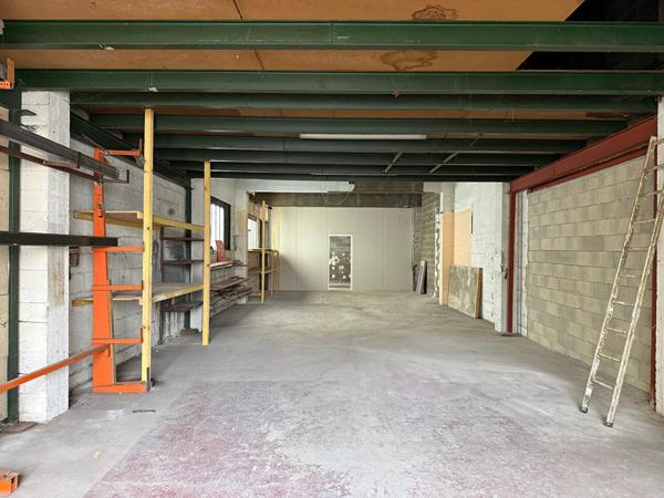 Entrepôt / local industriel Morangis 180 m2