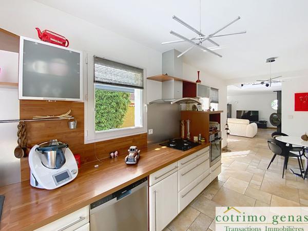 Chassieu Villa 135m² habitables+piscine Terrain 645m²