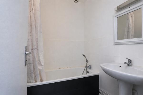 T1 Bis lumineux avec coin nuit cosy-Emplacement premium Lille , Lille