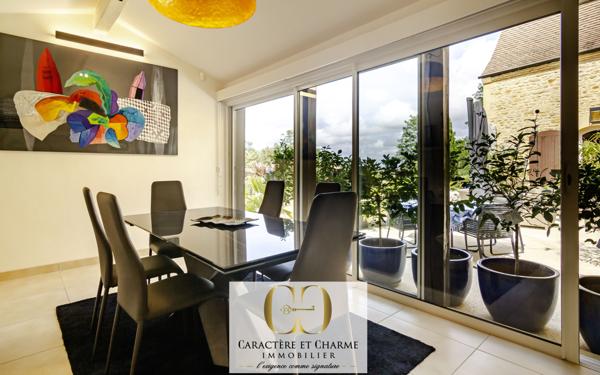 Sarlat-la-Canéda (24200) Propriété contemporaine en pierre - prestations élevées - Piscine.