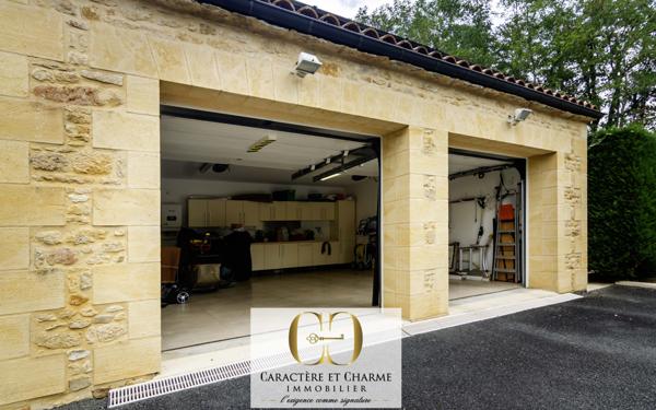 Sarlat-la-Canéda (24200) Propriété contemporaine en pierre - prestations élevées - Piscine.