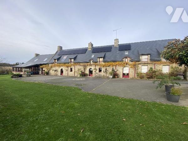 Magnifique longère avec maison principale et partie gîtes