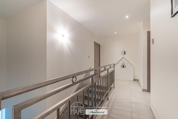 Maison
         8 pièces
        - 250 m² 639 900 € *