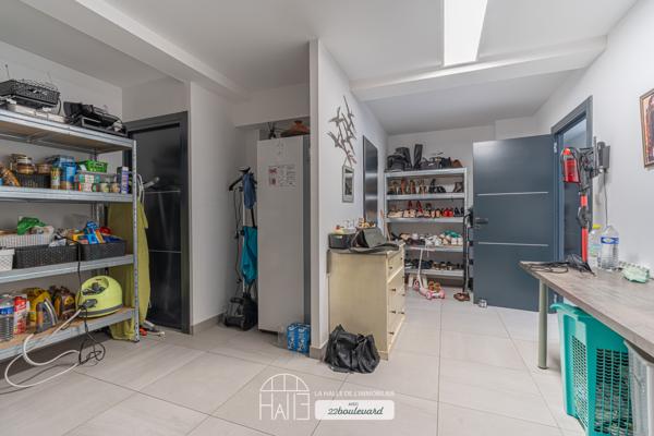 Maison
         8 pièces
        - 250 m² 639 900 € *