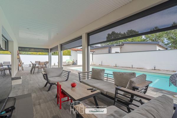 Maison
         8 pièces
        - 250 m² 639 900 € *