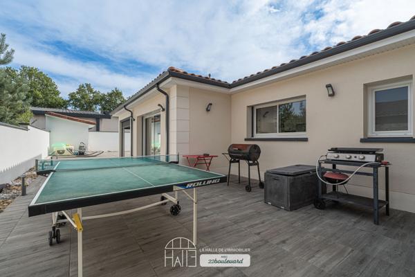 Maison
         8 pièces
        - 250 m² 639 900 € *