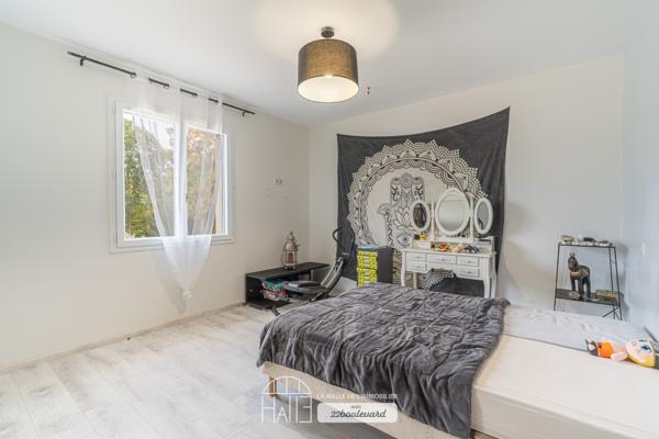 Maison
         8 pièces
        - 250 m² 639 900 € *