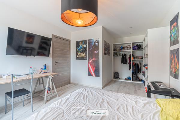 Maison
         8 pièces
        - 250 m² 639 900 € *