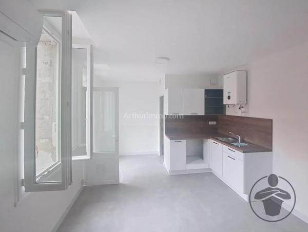 Location                                                      Appartement
                        
                     2 pièces                      44 m2                     à Coutras