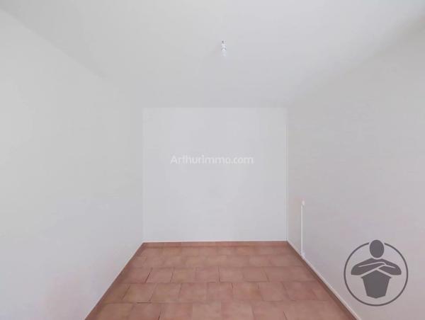 Location                                                      Appartement
                        
                     2 pièces                      44 m2                     à Coutras