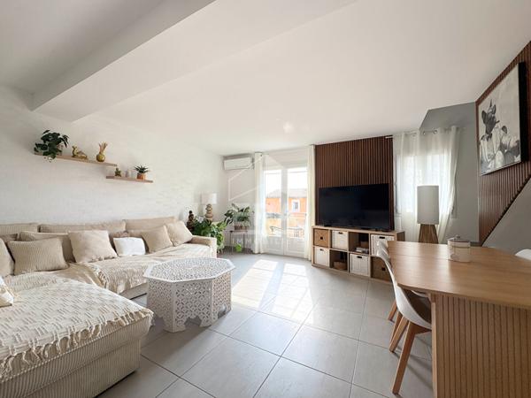 A VENDRE 84120 PERTUIS APPARTEMENT DUPLEX TYPE 4 PIECES D'ENVIRON 66 M² LOI CARREZ  (98M² AU SOL) AVEC BALCON ET STATIONNEMENT