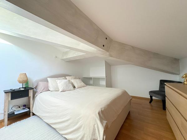 A VENDRE 84120 PERTUIS APPARTEMENT DUPLEX TYPE 4 PIECES D'ENVIRON 66 M² LOI CARREZ  (98M² AU SOL) AVEC BALCON ET STATIONNEMENT